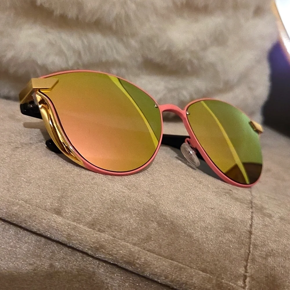 Stylish Mirrored Pink, Gold And Black Sunglasses